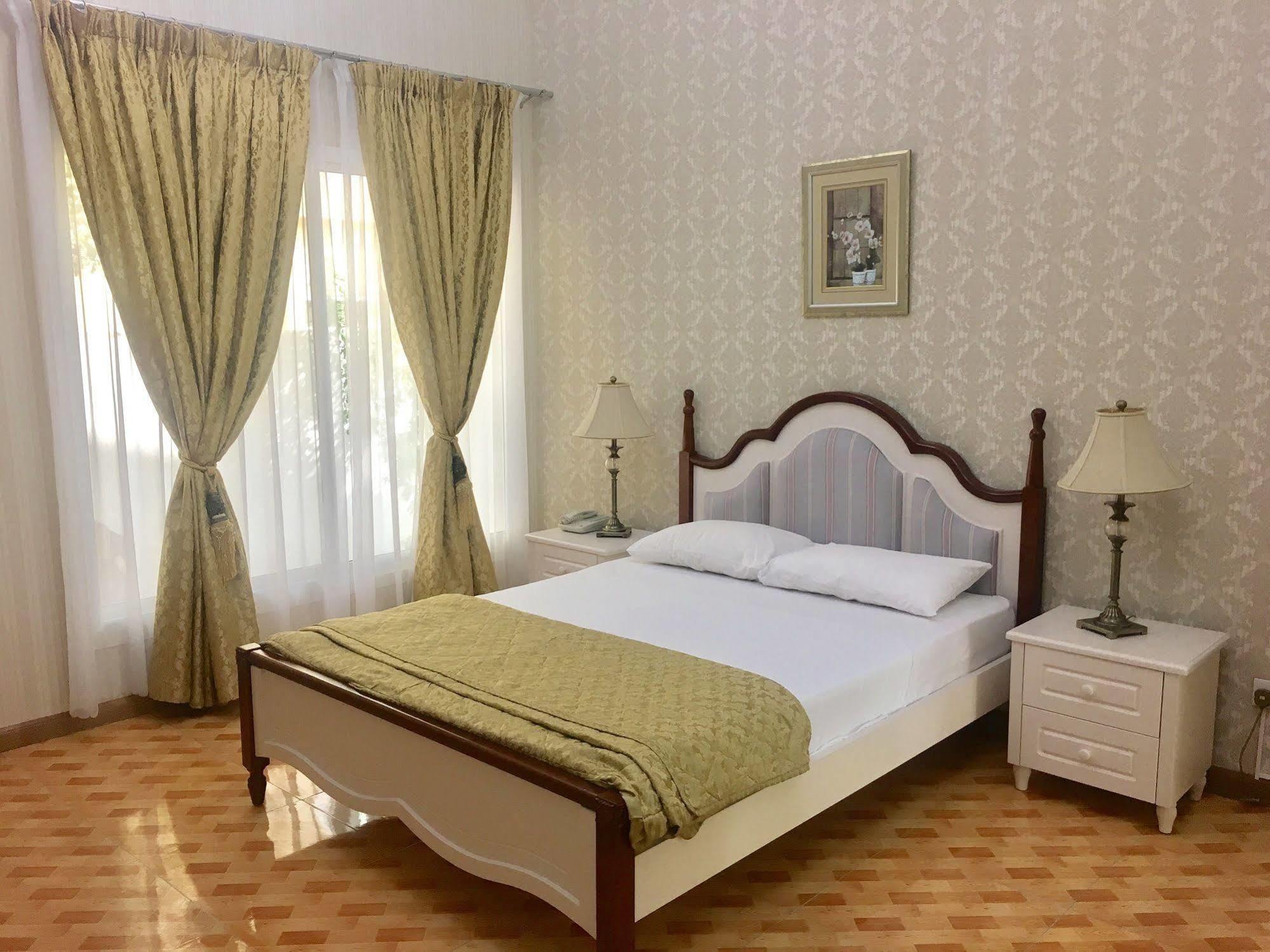 Al Khalidiah Resort Sharjah Exterior photo
